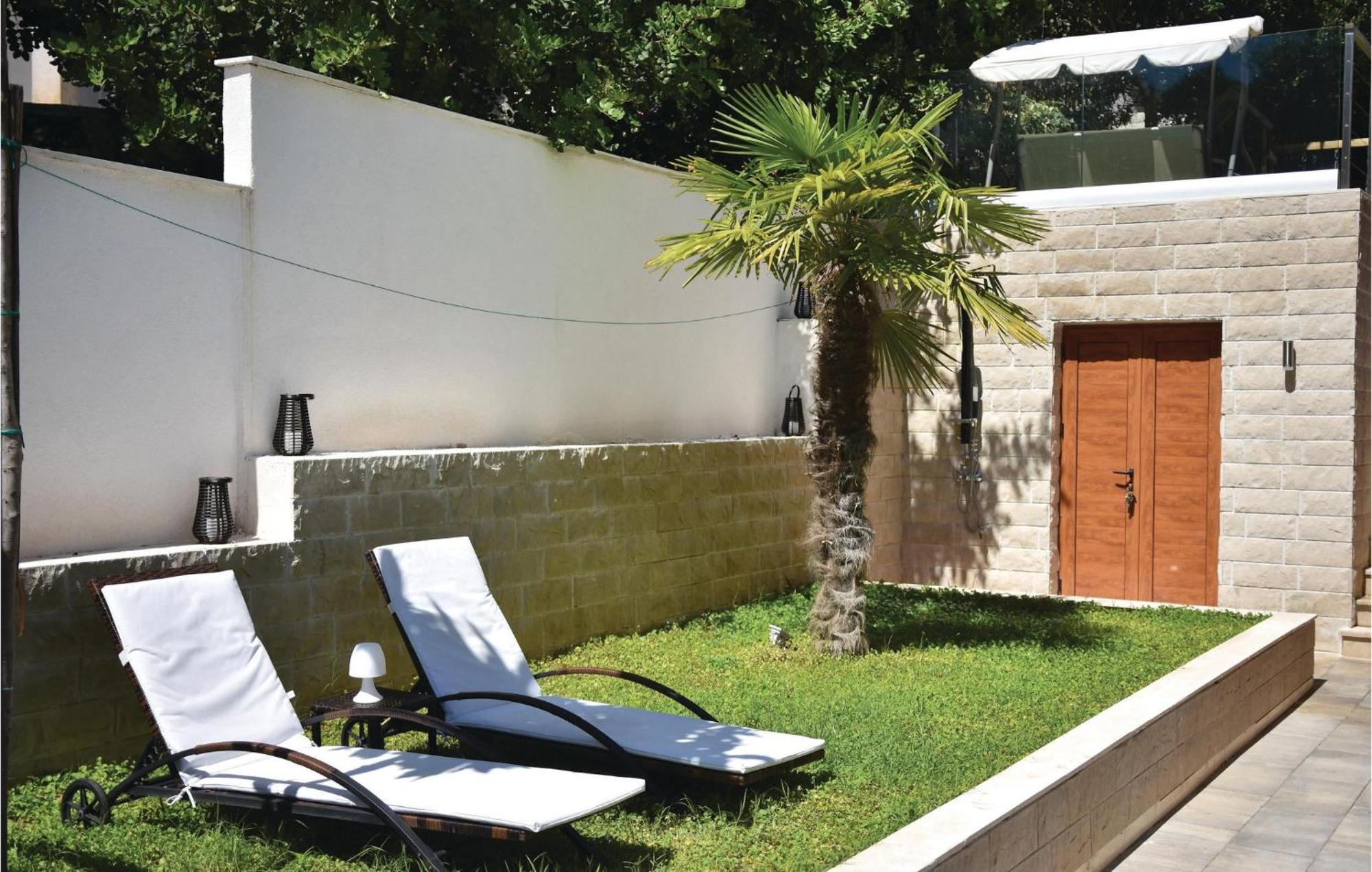 Gorgeous Home In Slatine With Wifi Trogir Exterior foto